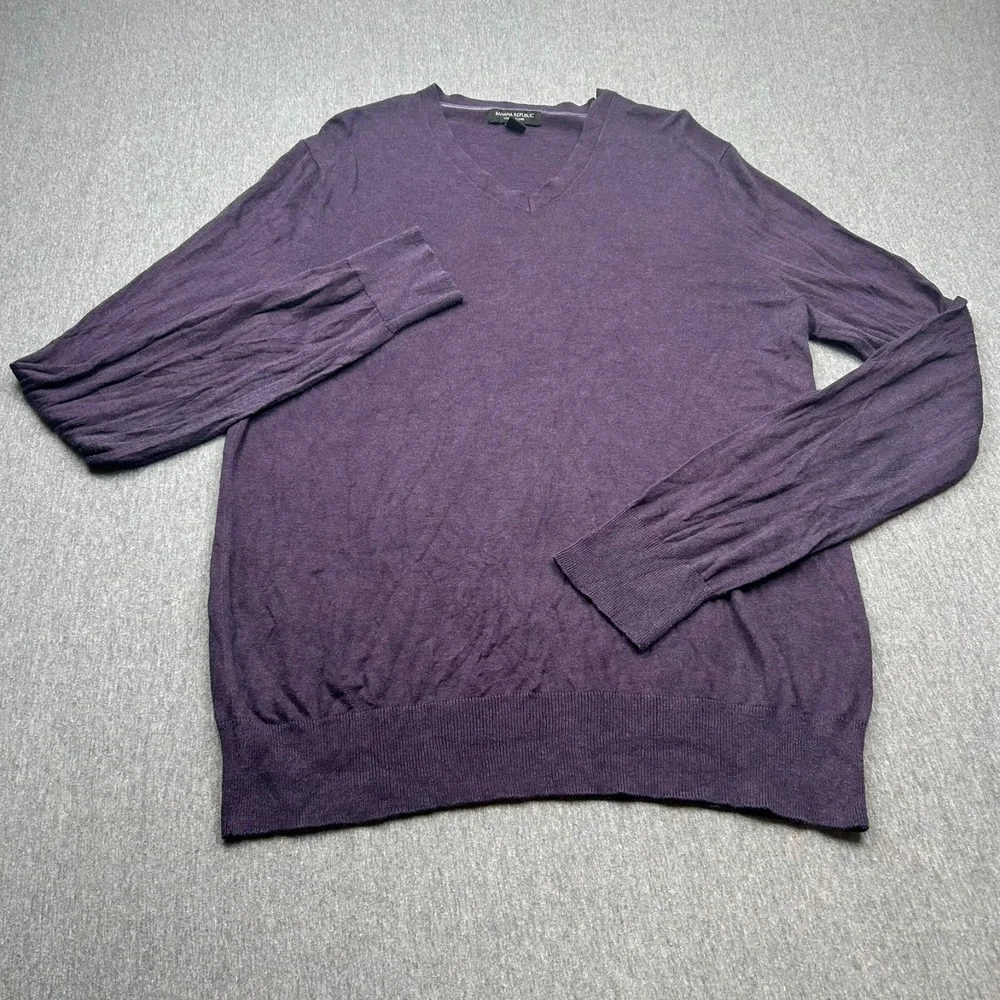 Banana Republic Luxury Blend Vneck Sweater Mens Large Purple Silk Cotton Cashmer